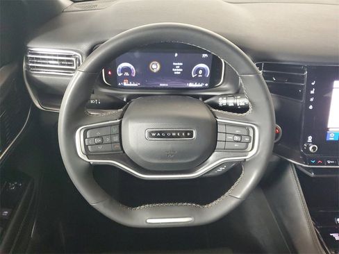 Used 2023 Jeep Wagoneer 4WD image 14