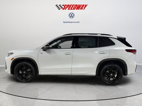 New 2025 Volkswagen Tiguan SE R-Line image 4