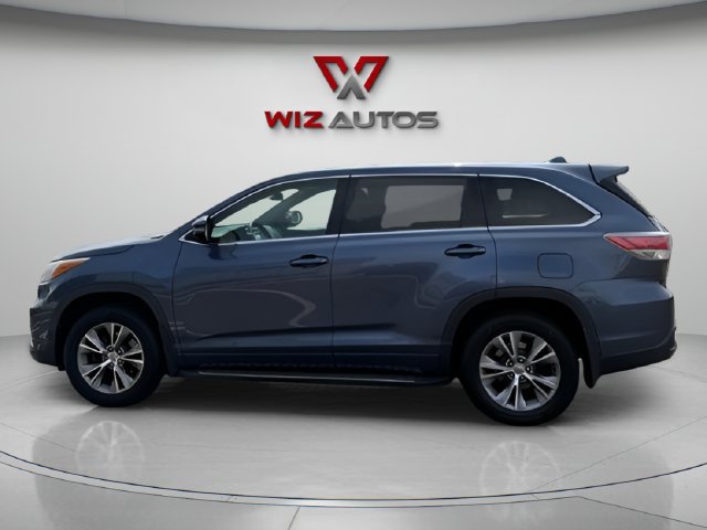 Used 2015 Toyota Highlander Plus AWD/4WD image 2