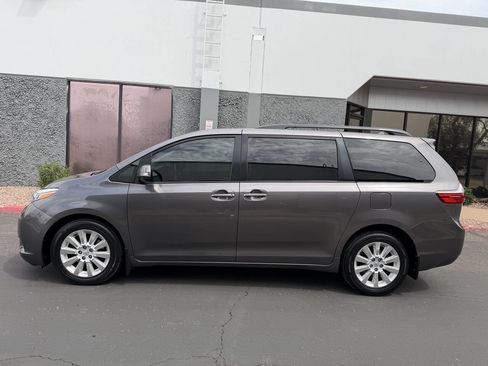 Used 2015 Toyota Sienna Limited Premium image 8