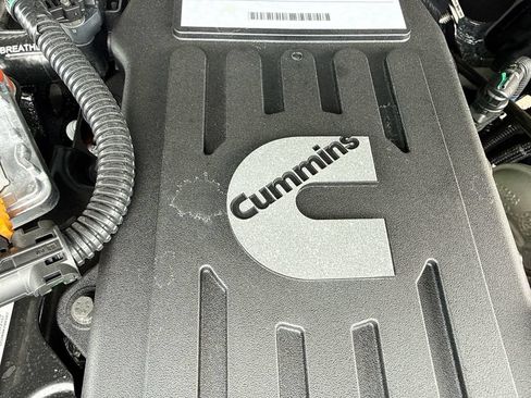 New 2026 RAM 3500 Laramie AWD/4WD image 34