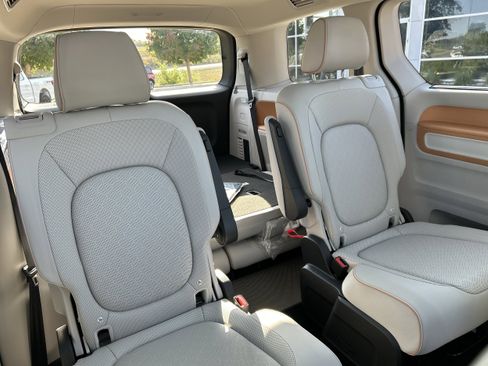 New 2025 Volkswagen ID. Buzz Pro S Plus AWD/4WD image 9