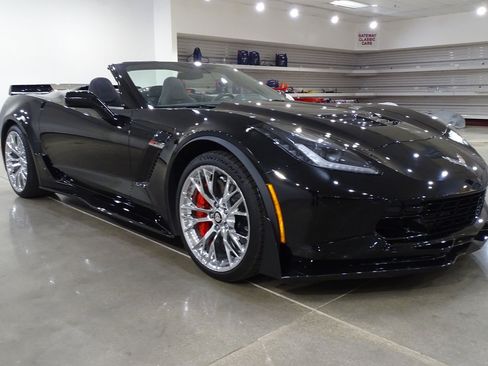 Used 2016 Chevrolet Corvette Z06 w/ 3LZ Preferred Equipment Group RWD image 21