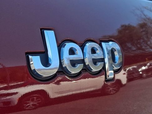 Used 2023 Jeep Grand Cherokee L Limited AWD/4WD image 30