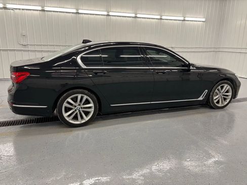 Used 2018 BMW 750i xDrive AWD/4WD image 8