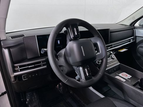 New 2025 Hyundai Santa Fe SE image 9