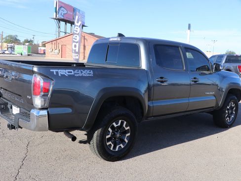 Used 2022 Toyota Tacoma TRD Off-Road image 7