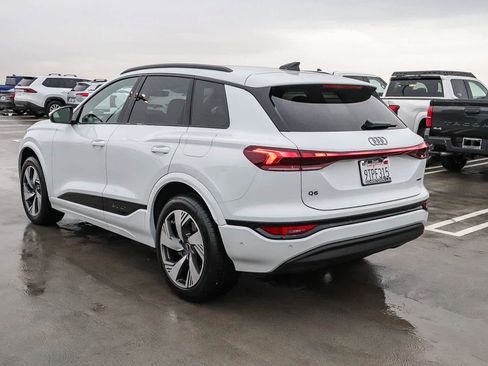 Used 2025 Audi Q6 e-tron Premium w/ Convenience Package image 9