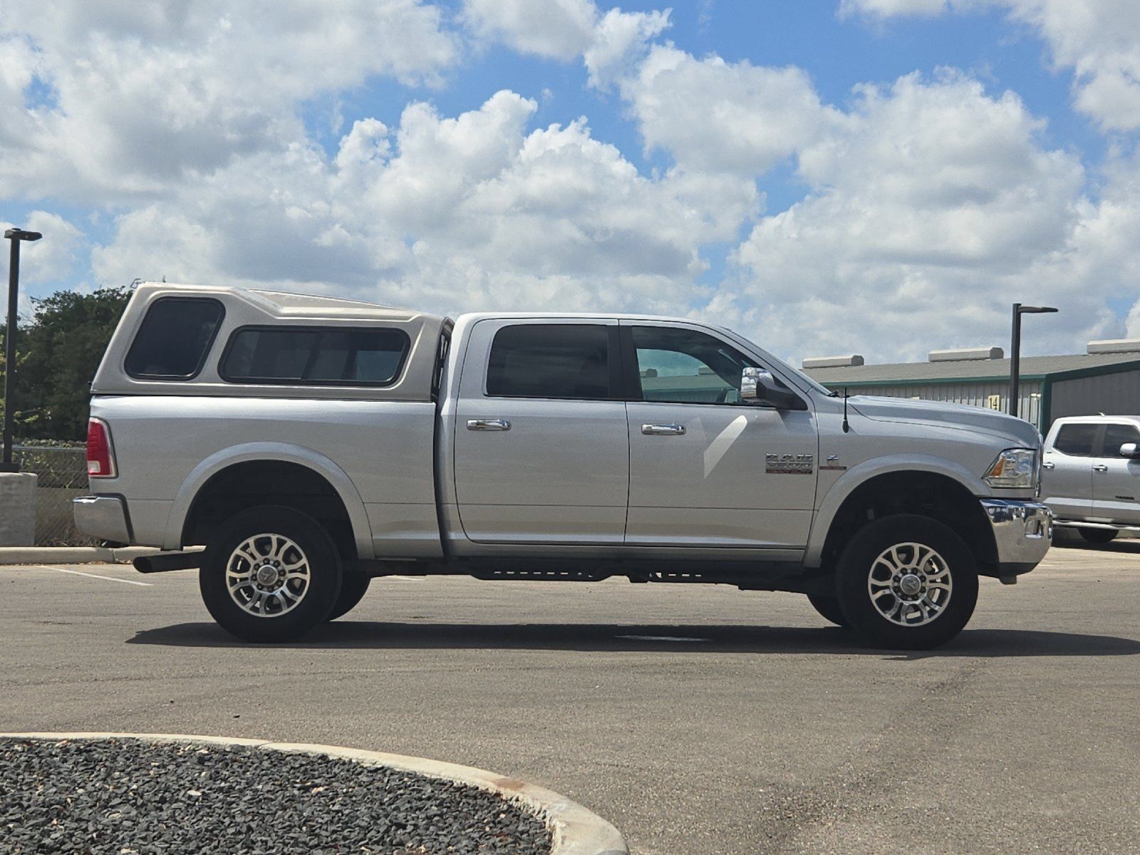 Used 2017 RAM 2500 Laramie AWD/4WD image 6