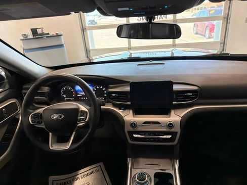 Used 2024 Ford Explorer XLT w/ Equipment Group 202A AWD/4WD image 24