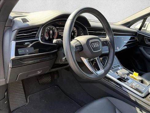 Used 2025 Audi Q7 3.0T Premium Plus image 10