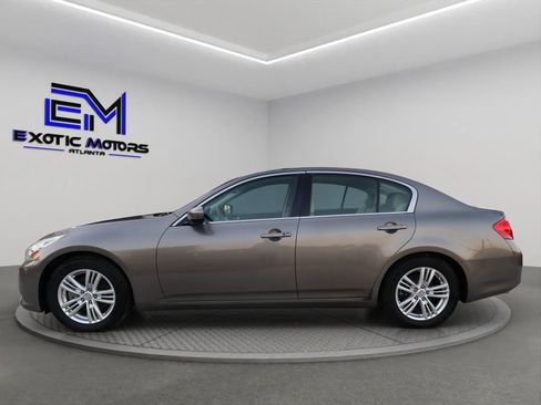 Used 2011 INFINITI G37 Journey w/ Premium Pkg image 2