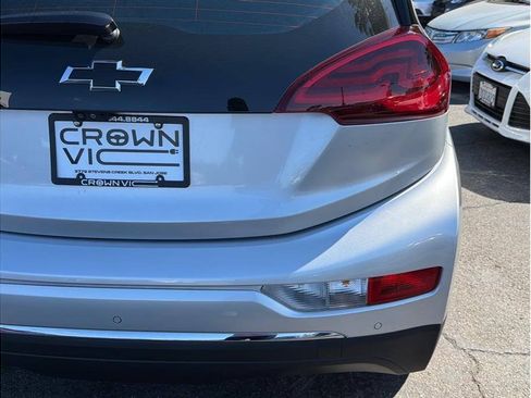 Used 2019 Chevrolet Bolt Premier w/ Infotainment Package FWD image 24