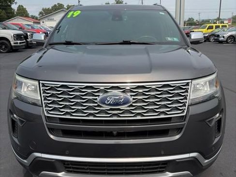 Used 2019 Ford Explorer Platinum AWD/4WD image 2