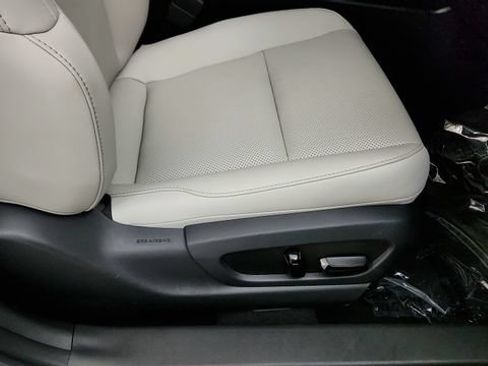 Used 2025 Lexus UX 300h FWD w/ Accessory Package (Z1) image 36
