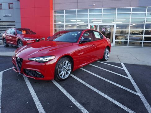 New 2025 Alfa Romeo Giulia AWD image 11