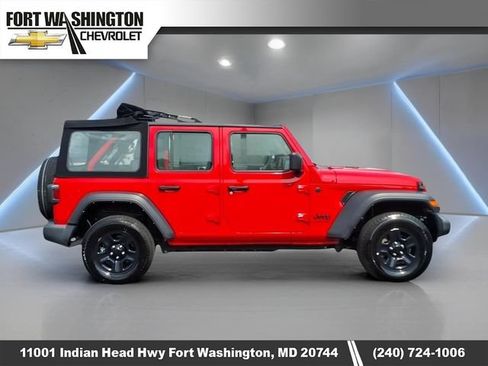 Used 2024 Jeep Wrangler Unlimited Sport AWD/4WD image 2