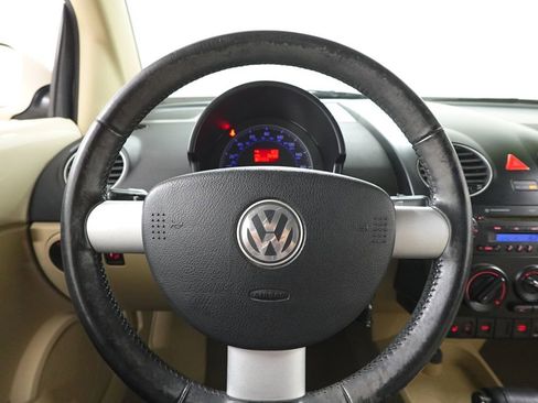 Used 2009 Volkswagen Beetle S image 12