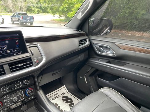 Used 2021 Chevrolet Tahoe Premier w/ Premium Package RWD image 30
