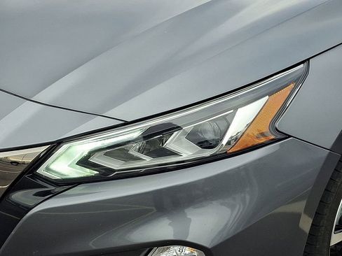 Used 2022 Nissan Altima 2.5 SR image 9