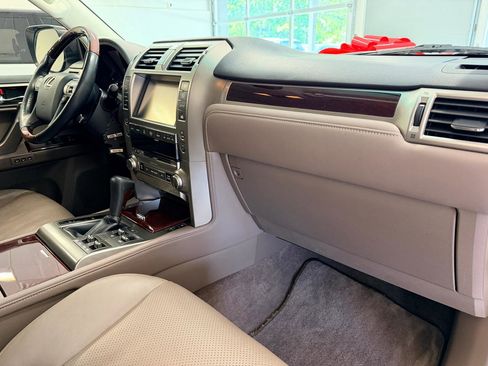 Used 2015 Lexus GX 460 Luxury AWD/4WD image 30