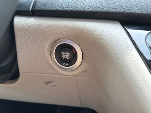Used 2022 Chrysler Voyager LX FWD image 18