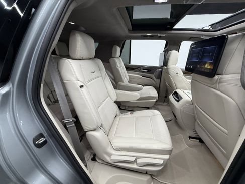 Used 2024 Cadillac Escalade Sport Platinum image 28