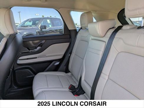 New 2025 Lincoln Corsair Reserve image 12
