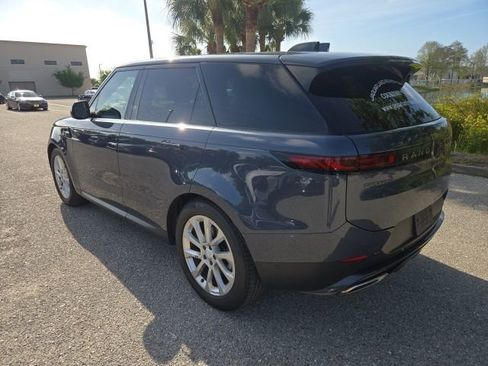 Used 2025 Land Rover Range Rover Sport image 3