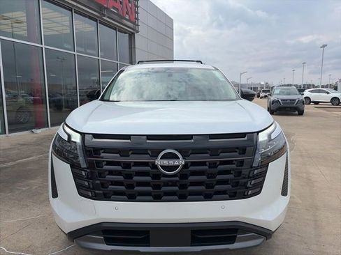 New 2026 Nissan Pathfinder Platinum image 6