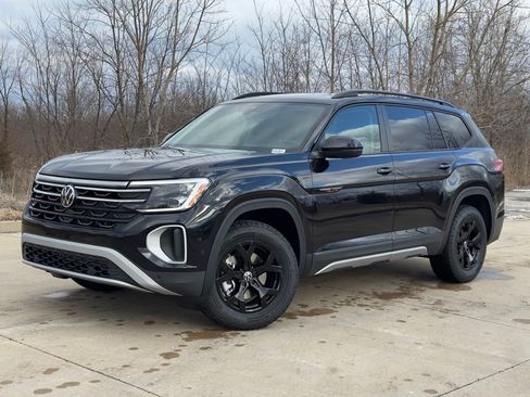New 2026 Volkswagen Atlas Peak Edition AWD/4WD image 1