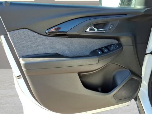 Used 2023 Chevrolet TrailBlazer LS FWD image 13