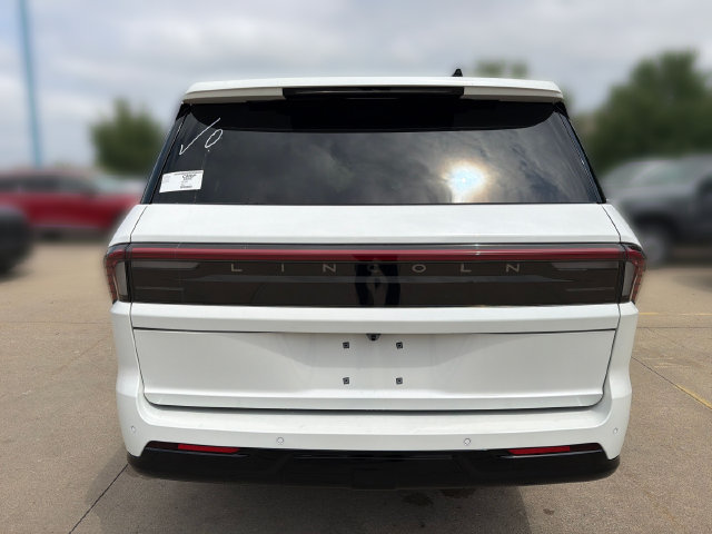 New 2026 Lincoln Navigator L Reserve AWD/4WD image 6