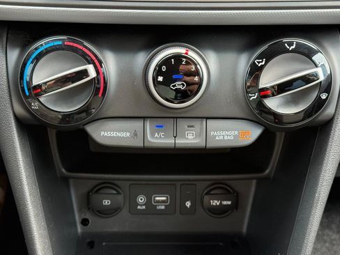 Used 2020 Hyundai Kona SEL Plus FWD image 18