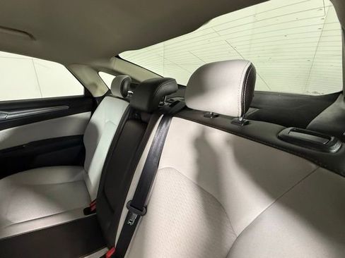 Used 2019 Ford Fusion SE w/ Equipment Group 151A image 30