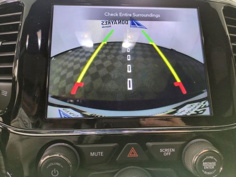 Used 2021 Jeep Grand Cherokee Laredo X image 23