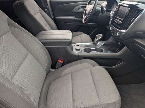Used 2023 Chevrolet Traverse LT image 10