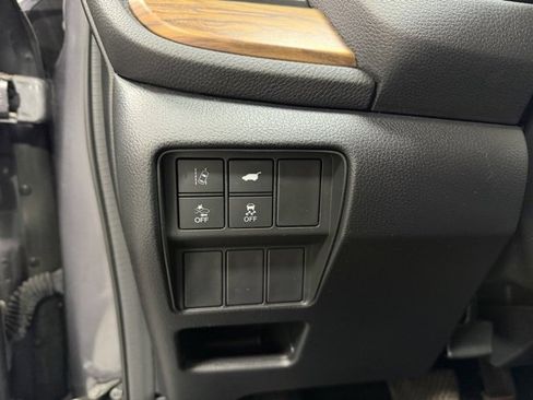 Used 2019 Honda CR-V Touring image 18
