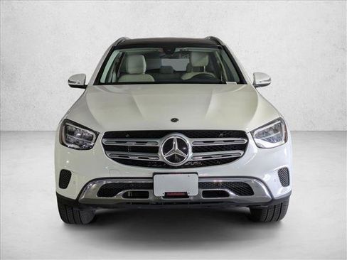 Used 2021 Mercedes-Benz GLC 300 4MATIC image 2