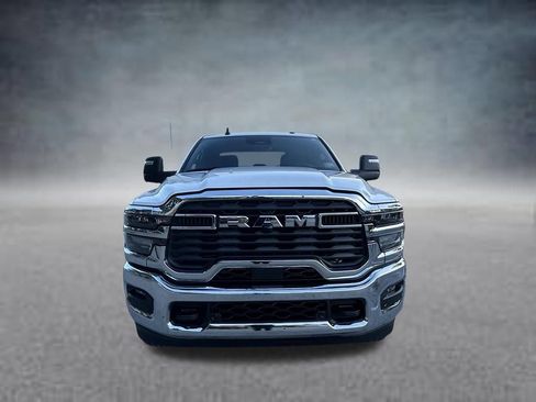 Used 2026 RAM 2500 Big Horn AWD/4WD image 2