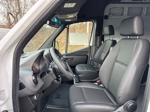 New 2025 Mercedes-Benz Sprinter 2500 image 9