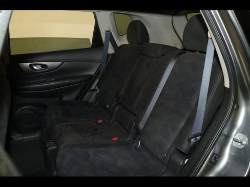 Used 2015 Nissan Rogue SV w/ SV Premium Package image 14