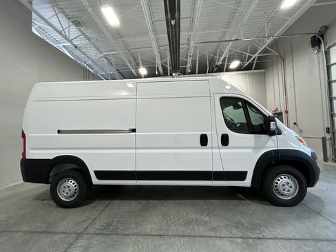 New 2026 RAM ProMaster 2500 w/ Convenience Group FWD image 5