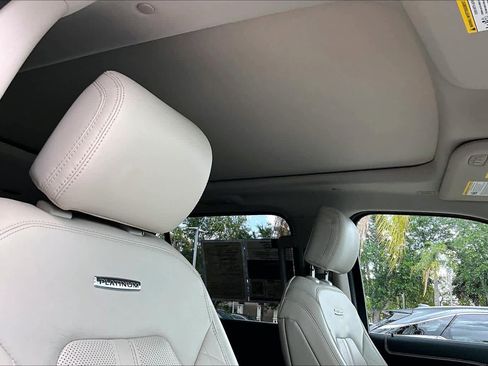 Used 2019 Ford Expedition Platinum AWD/4WD image 14