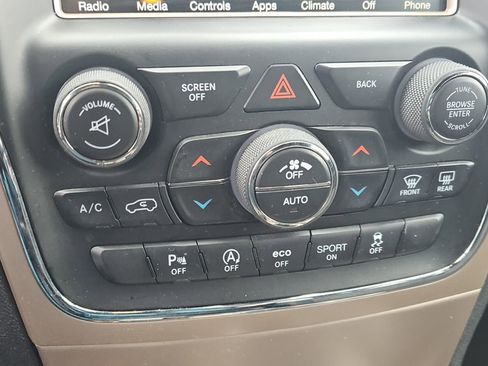 Used 2017 Jeep Grand Cherokee Laredo image 17