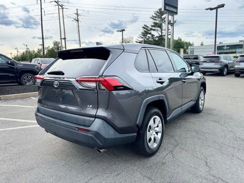 Used 2022 Toyota RAV4 LE AWD/4WD image 7
