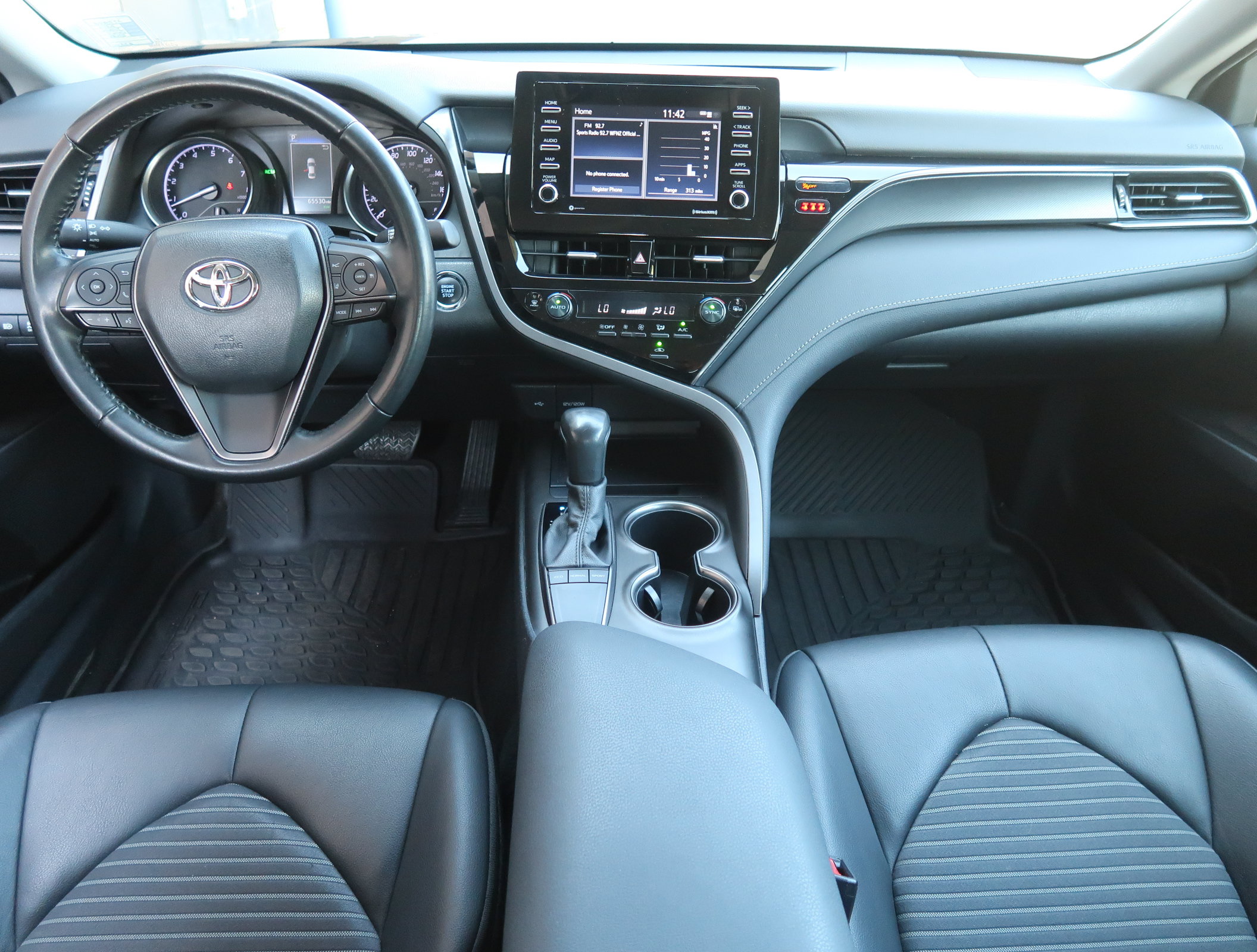 Used 2024 Toyota Camry SE w/ Convenience Package FWD image 10