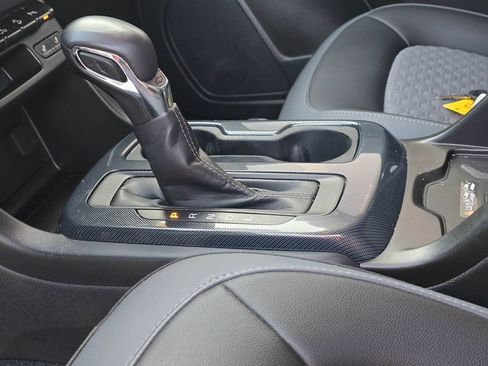 Used 2022 Chevrolet Colorado Z71 AWD/4WD image 14