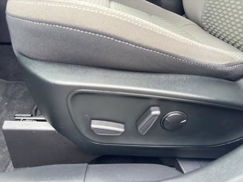 Used 2022 Ford Escape SE FWD image 14