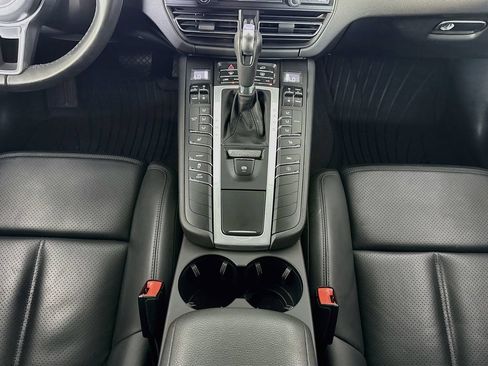 Certified 2021 Porsche Macan S AWD/4WD image 16